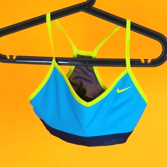 brassiere nike just do it